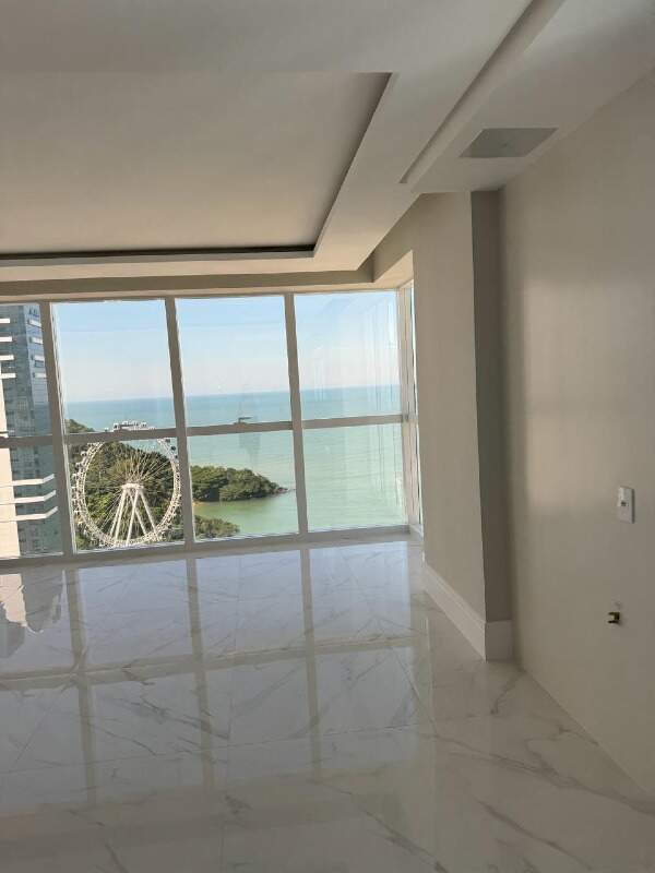 Apartamento à venda no Pioneiros: