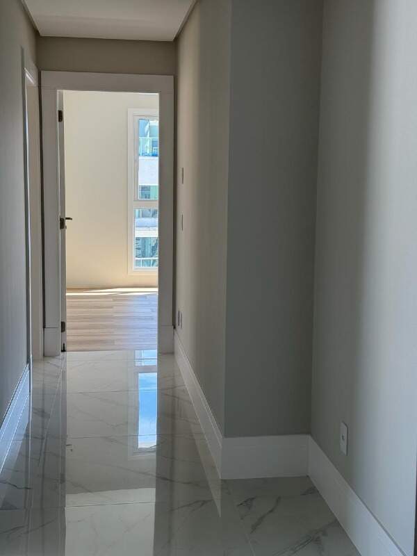 Apartamento à venda no Pioneiros: