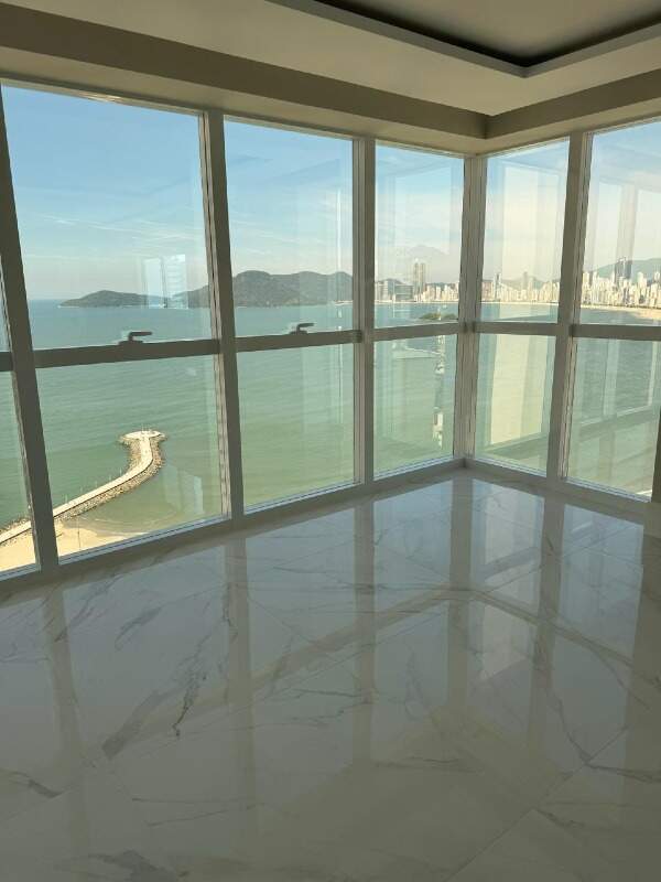 Apartamento à venda no Pioneiros: