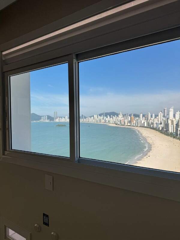 Apartamento à venda no Pioneiros: 