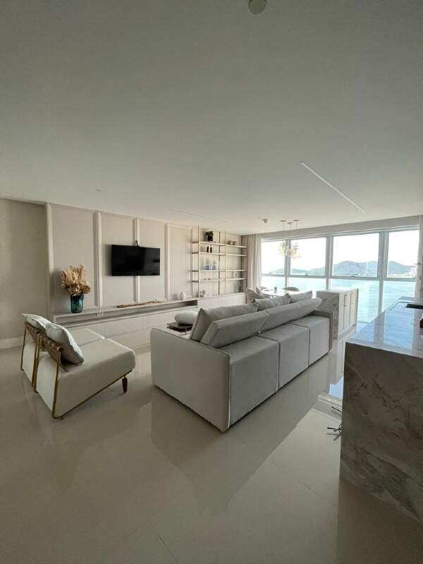 Apartamento de 3 quartos, 165m² no bairro Pioneiros, em Balneário Camboriú | Eu Corretor