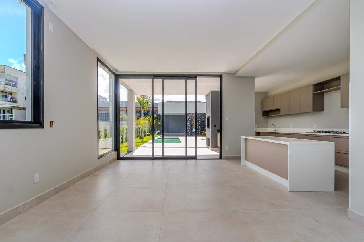 Casa de Condomínio de 4 quartos, 319m² no bairro Centro, em Camboriú | Eu Corretor