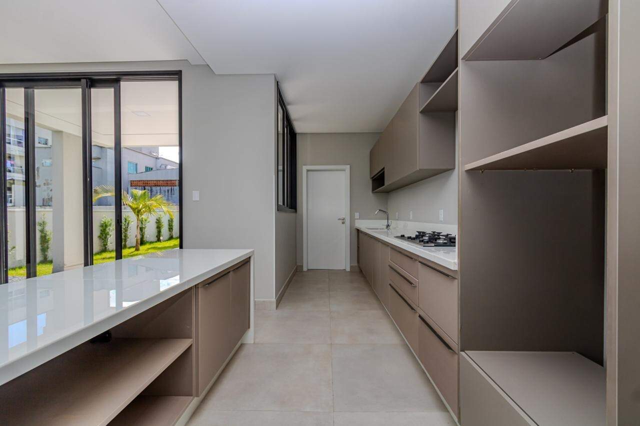 Casa de Condomínio de 4 quartos, 319m² no bairro Centro, em Camboriú | Eu Corretor