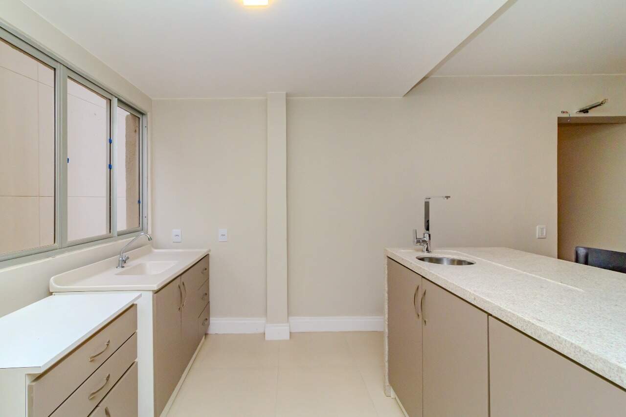 Apartamento à venda no Pioneiros: