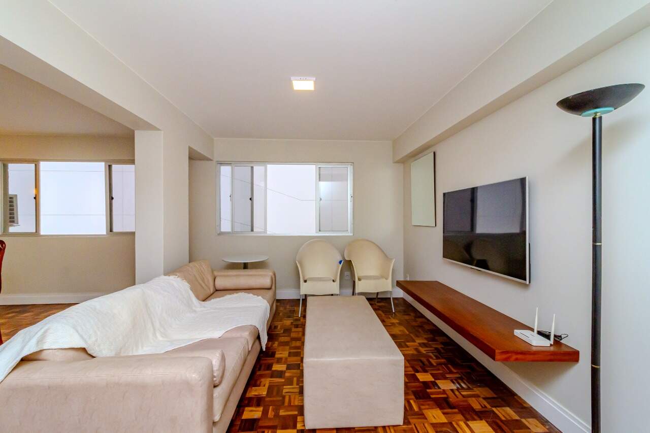 Apartamento à venda no Pioneiros: 