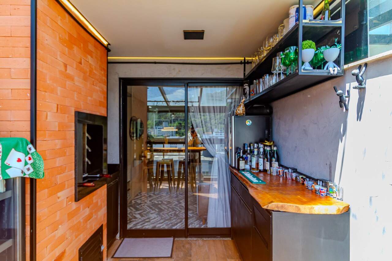 Apartamento diferenciado à venda no Centro: 