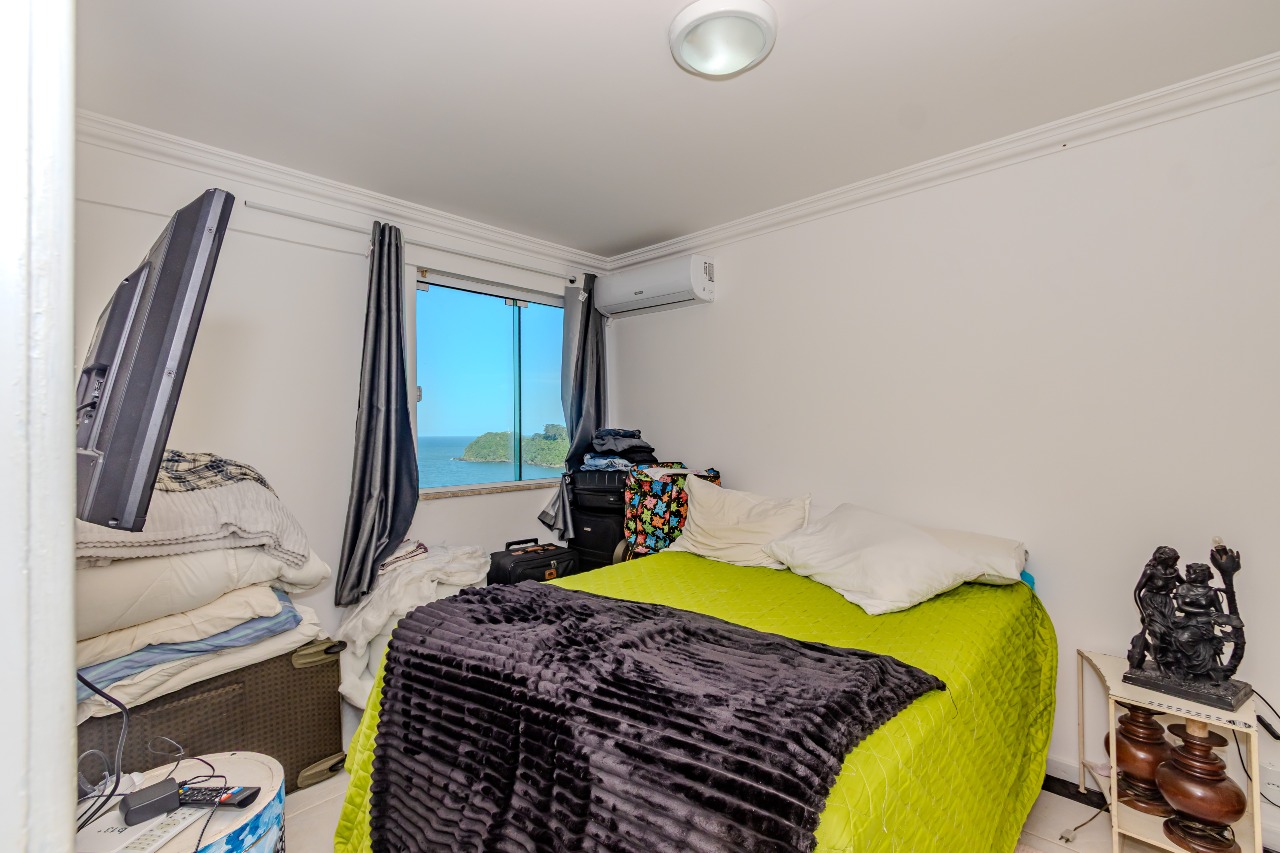 Cobertura à venda no Cabeçudas: 