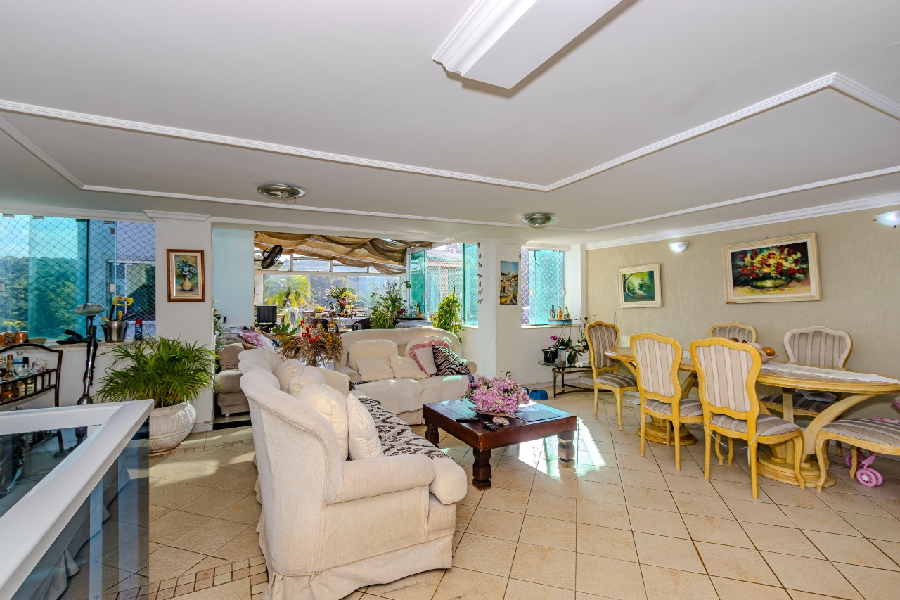 Cobertura à venda no Cabeçudas: 