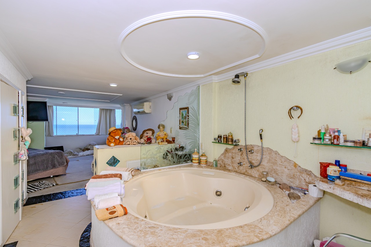 Cobertura à venda no Cabeçudas: 