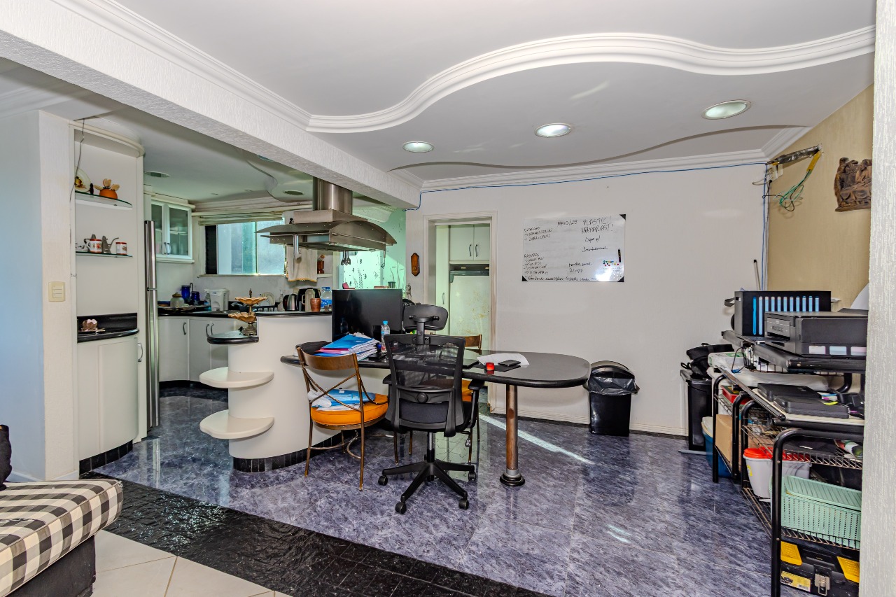 Cobertura à venda no Cabeçudas: 