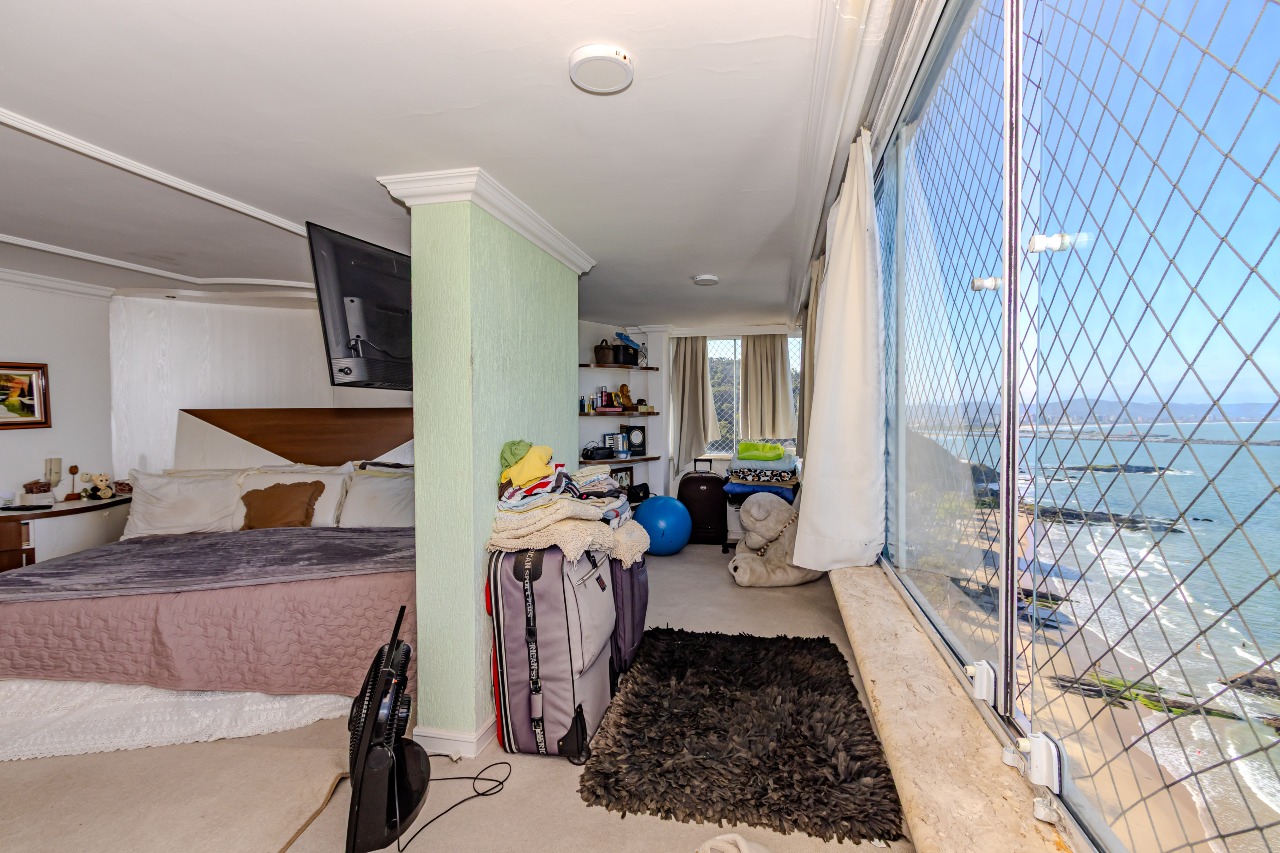 Cobertura à venda no Cabeçudas: 