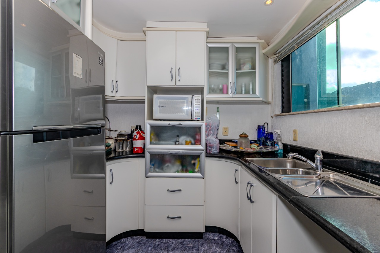 Cobertura à venda no Cabeçudas: 