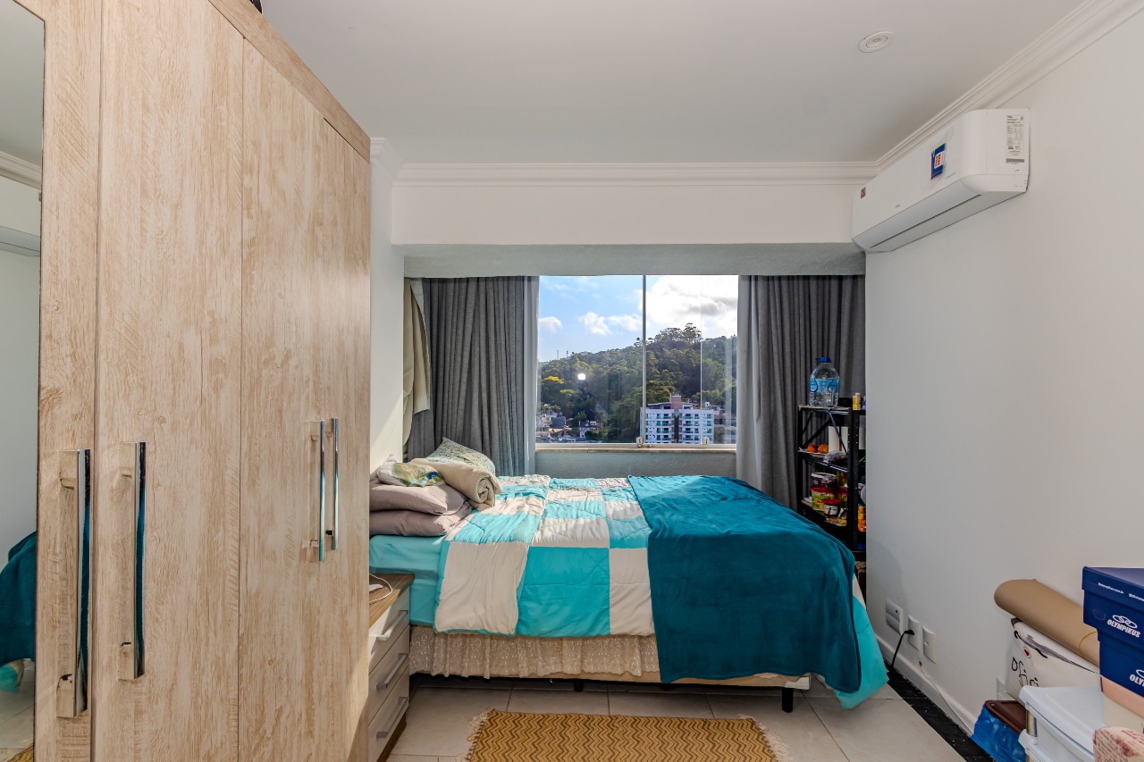 Cobertura à venda no Cabeçudas: 