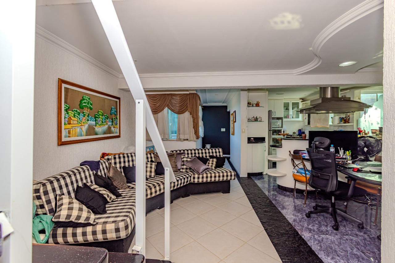 Cobertura à venda no Cabeçudas: 