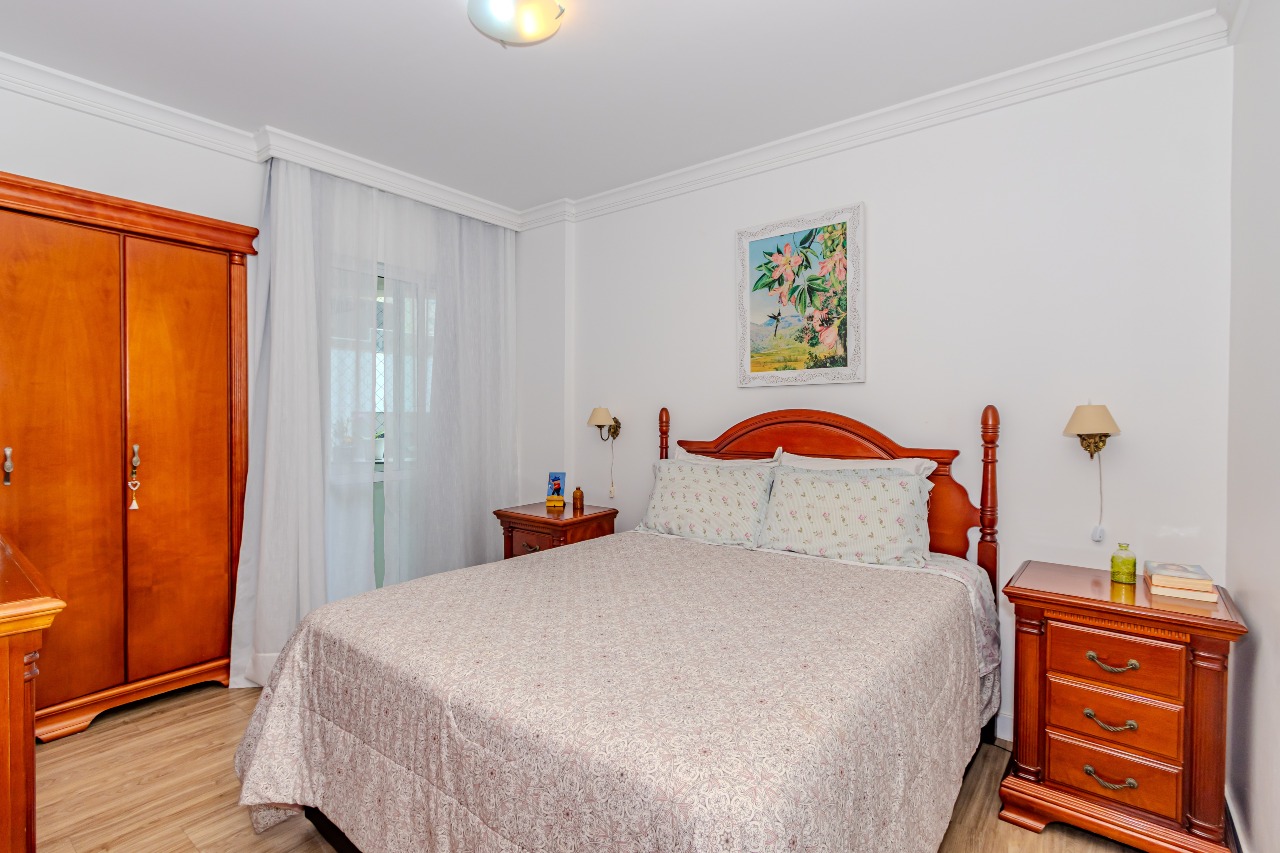 Apartamento à venda no Pioneiros: 