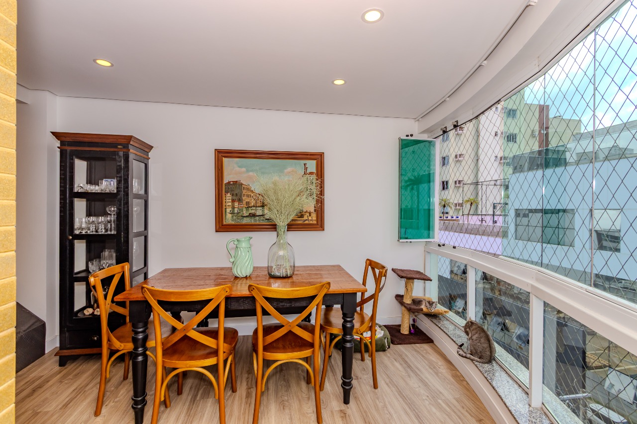 Apartamento à venda no Pioneiros: 