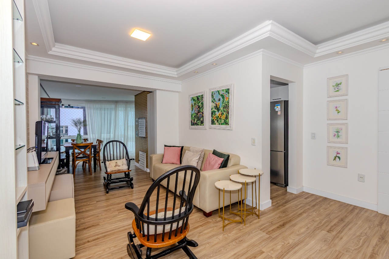 Apartamento à venda no Pioneiros: 