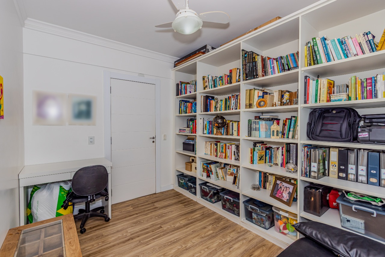 Apartamento à venda no Pioneiros: 