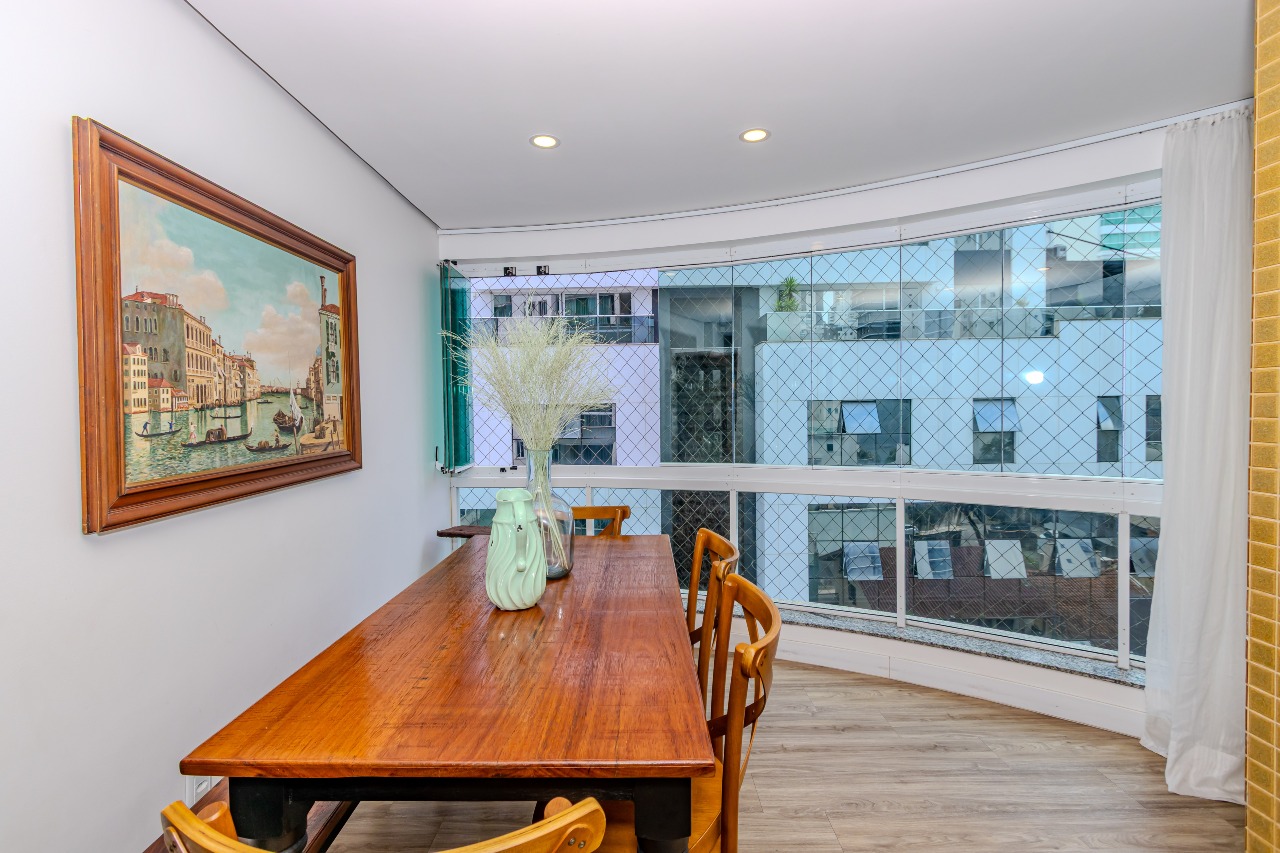 Apartamento à venda no Pioneiros: 