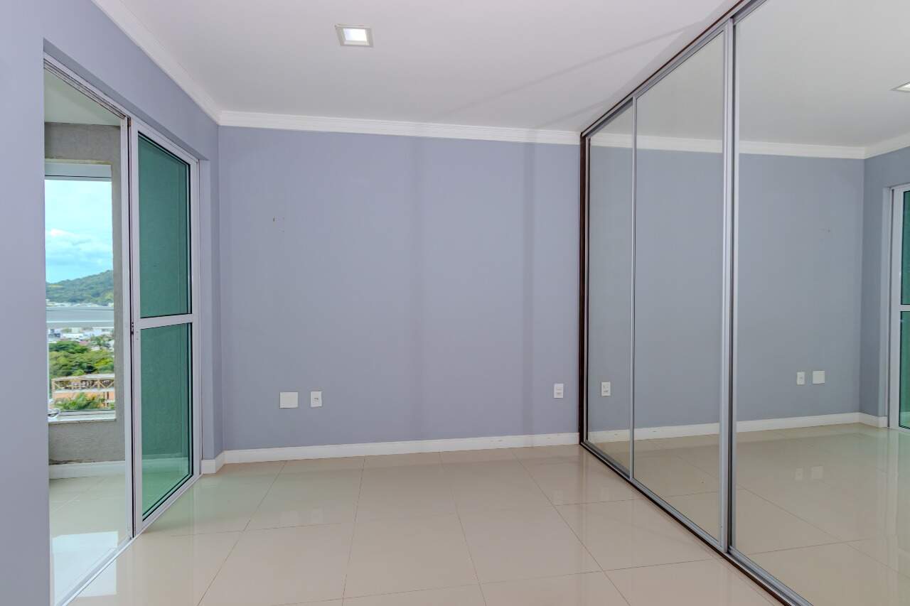 Apartamento à venda no Praia Brava: 