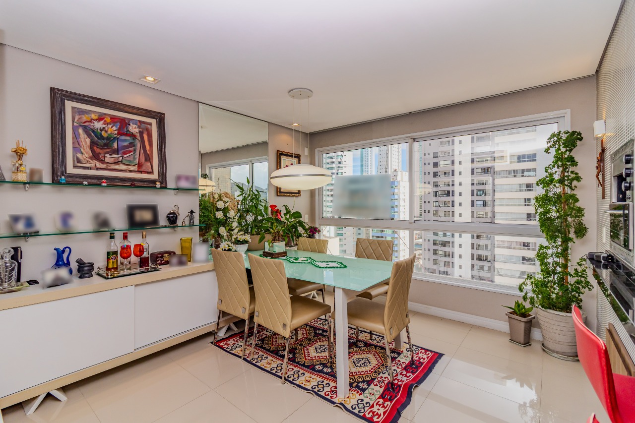 Apartamento à venda no Pioneiros: 