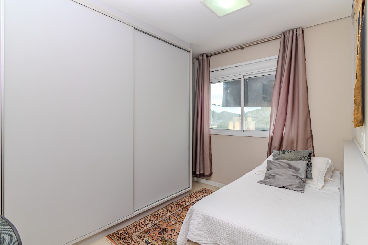 Apartamento à venda no Pioneiros: 