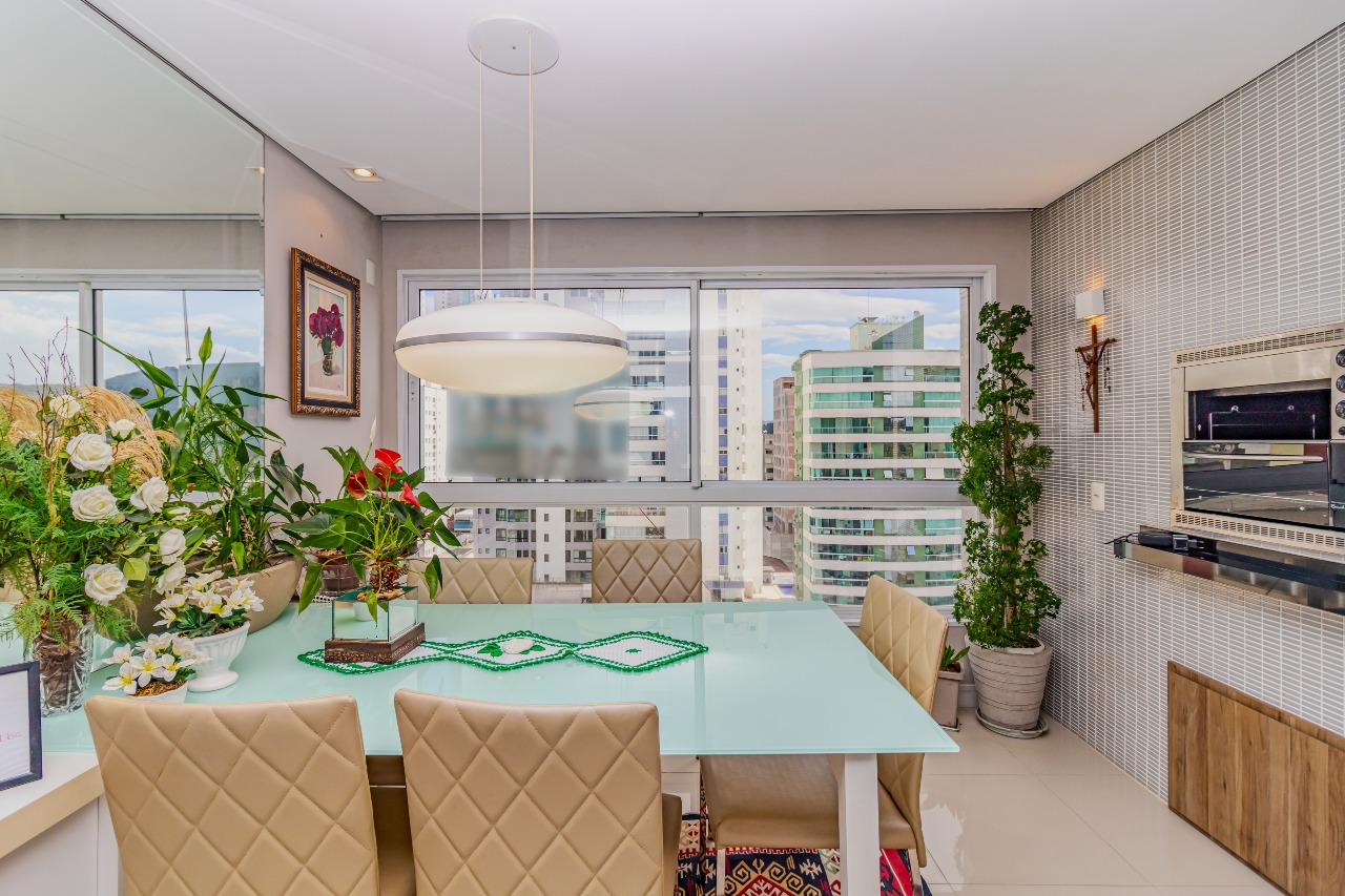 Apartamento à venda no Pioneiros: 