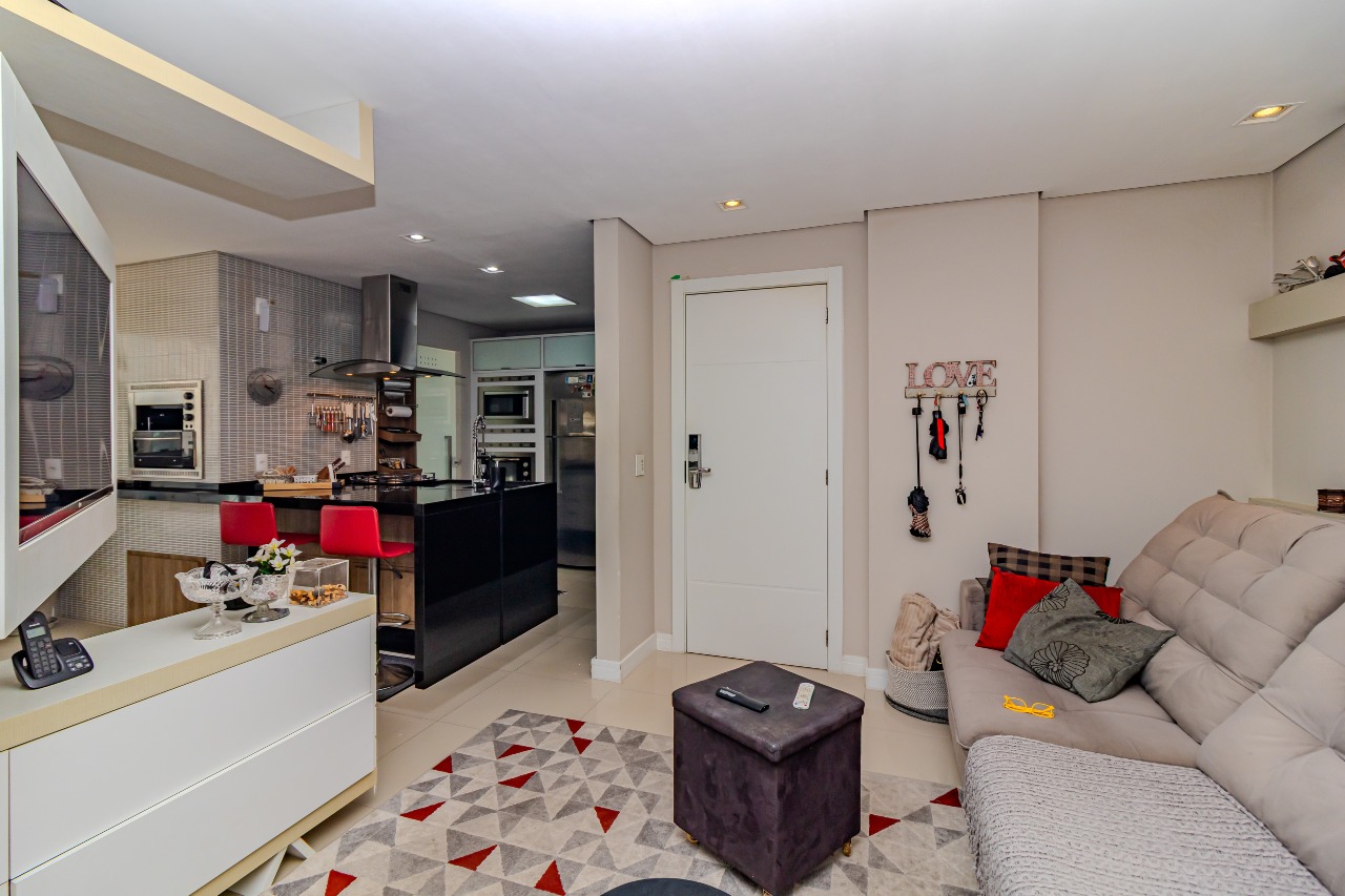 Apartamento à venda no Pioneiros: 