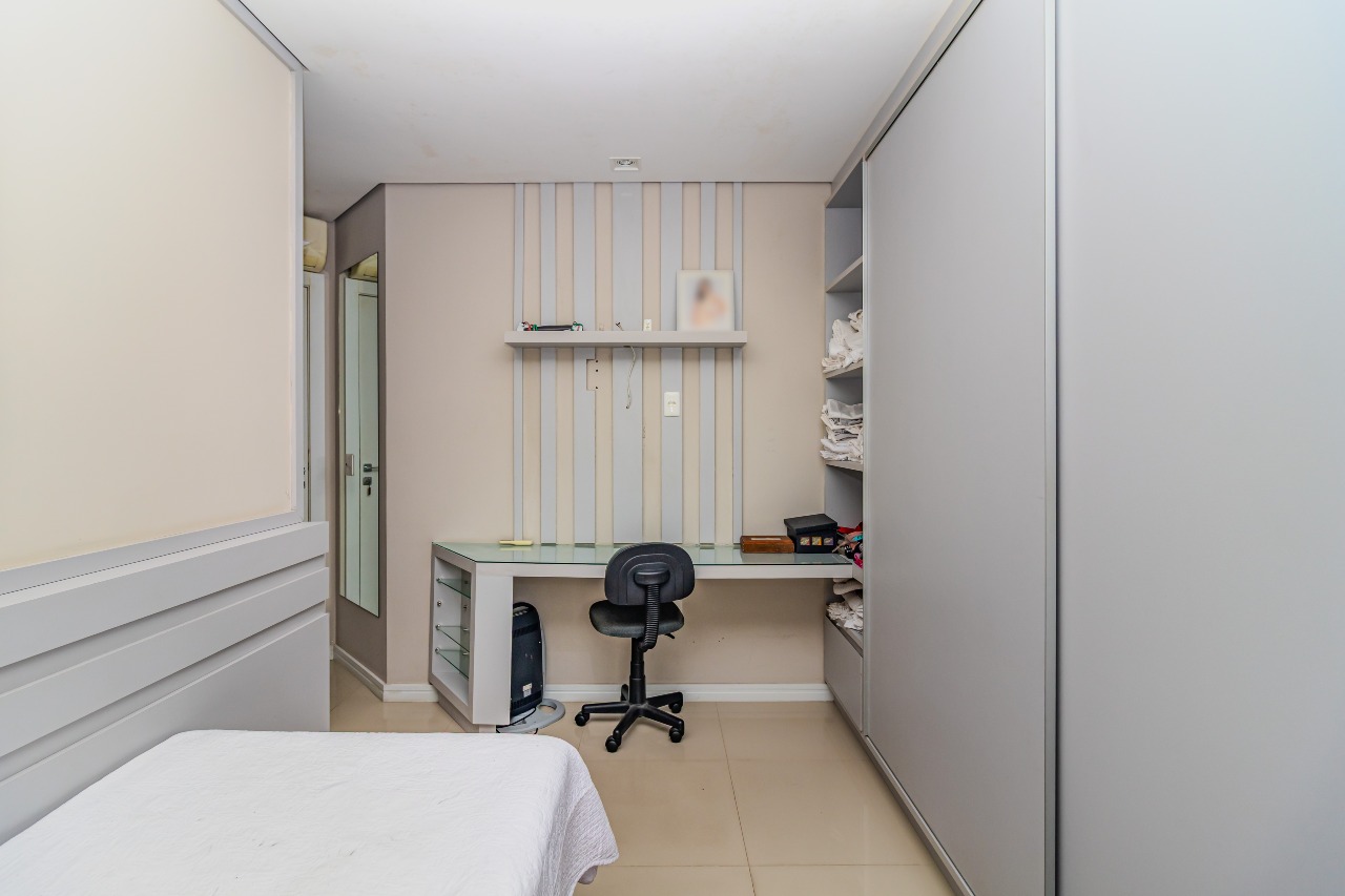 Apartamento à venda no Pioneiros: 