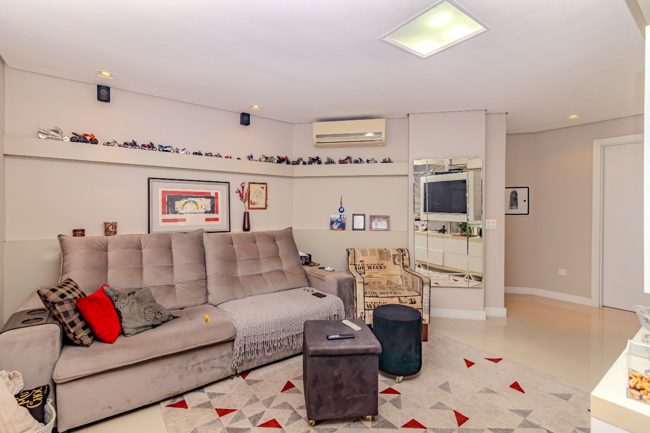 Apartamento à venda no Pioneiros: 