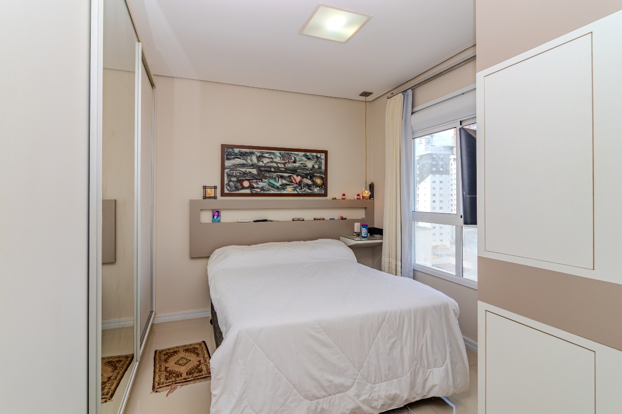 Apartamento à venda no Pioneiros: 