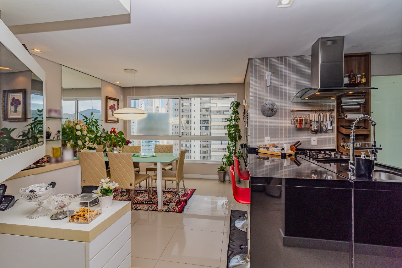 Apartamento à venda no Pioneiros: 