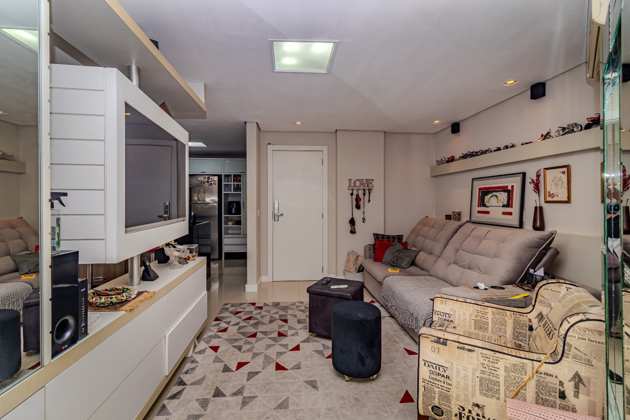 Apartamento à venda no Pioneiros: 