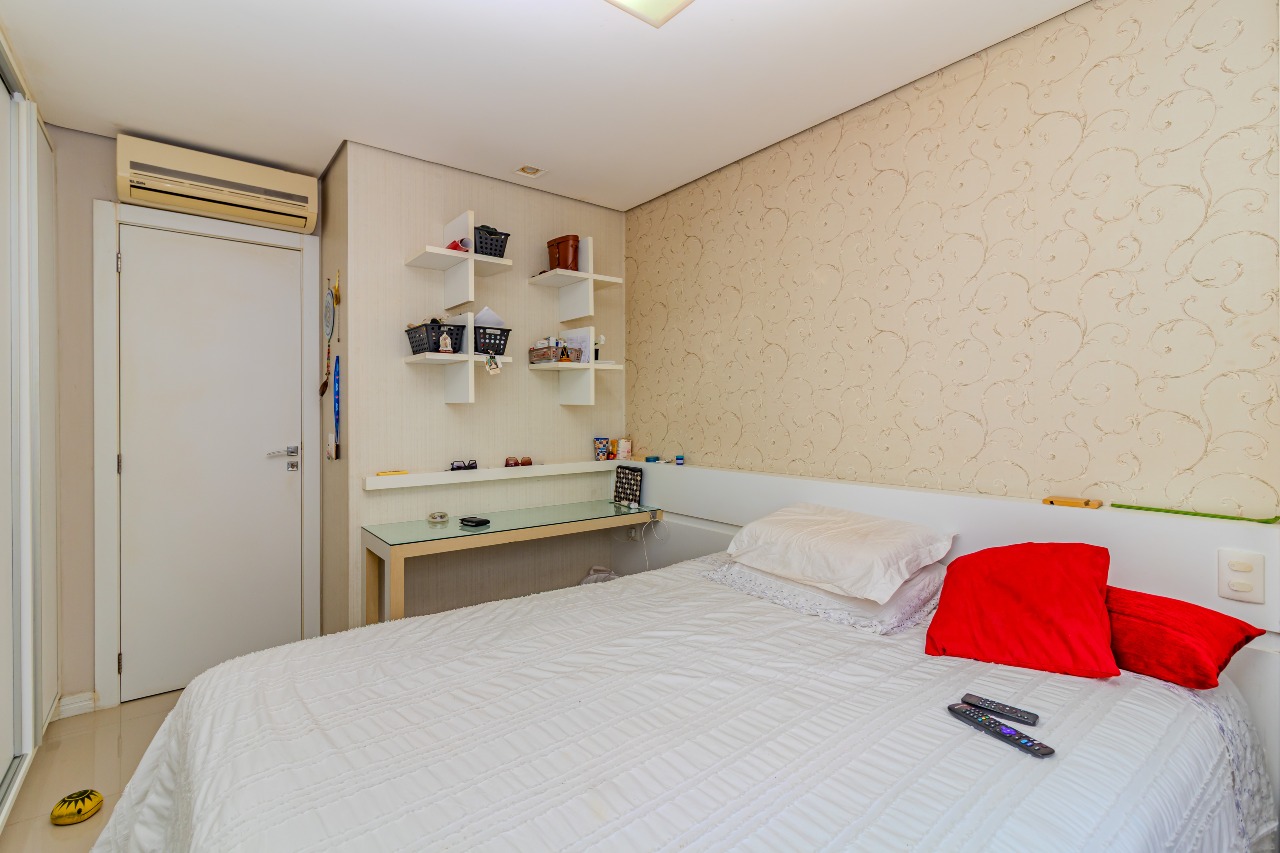 Apartamento à venda no Pioneiros: 