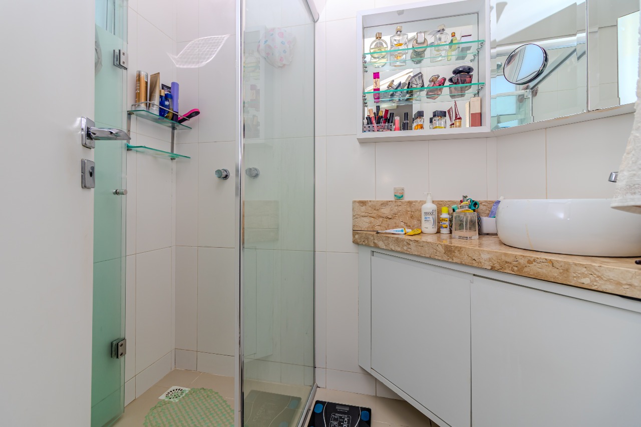 Apartamento à venda no Pioneiros: 