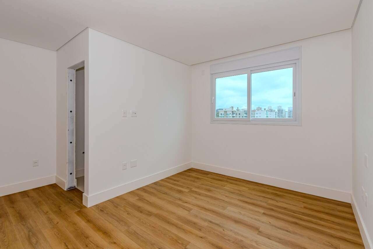 Apartamento à venda no Praia Brava: 