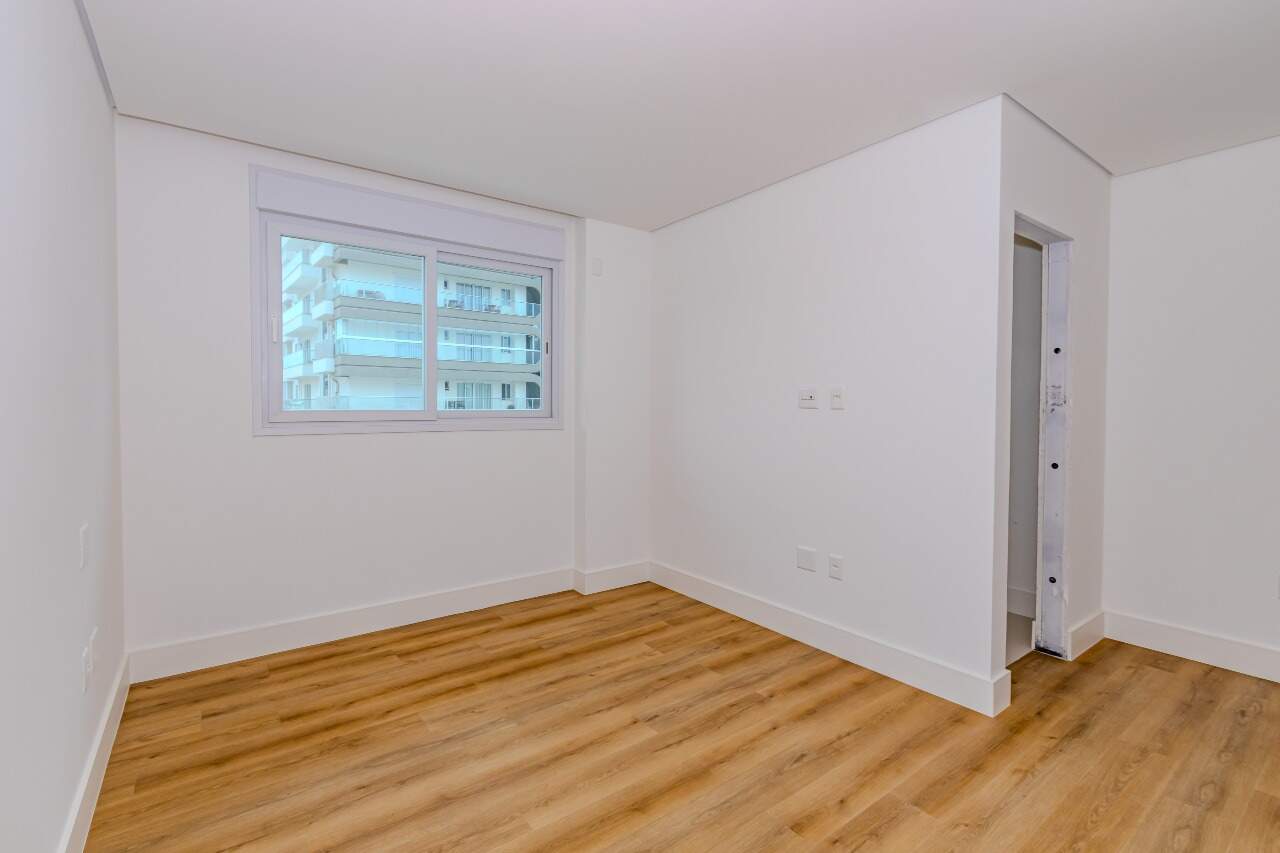 Apartamento à venda no Praia Brava: 