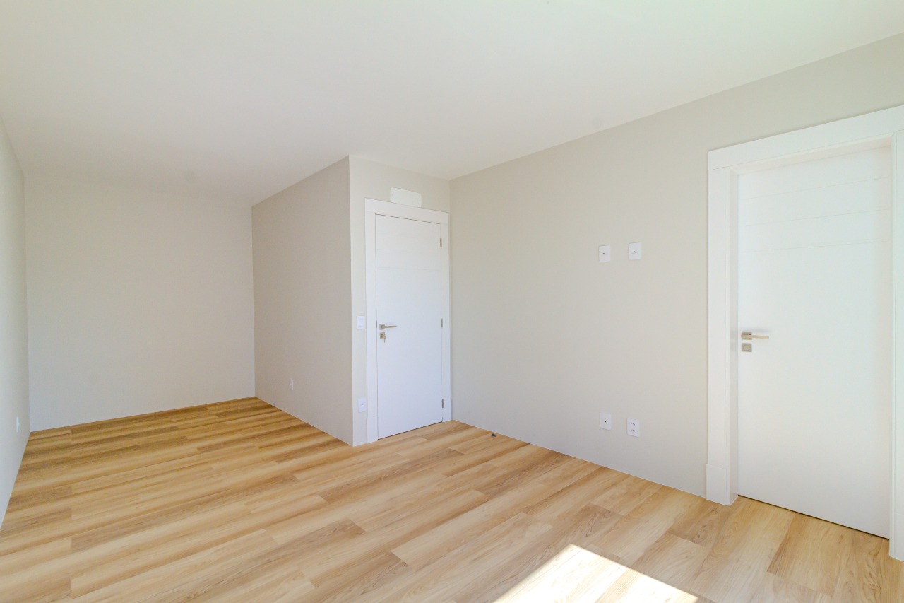 Apartamento à venda no Pioneiros: 