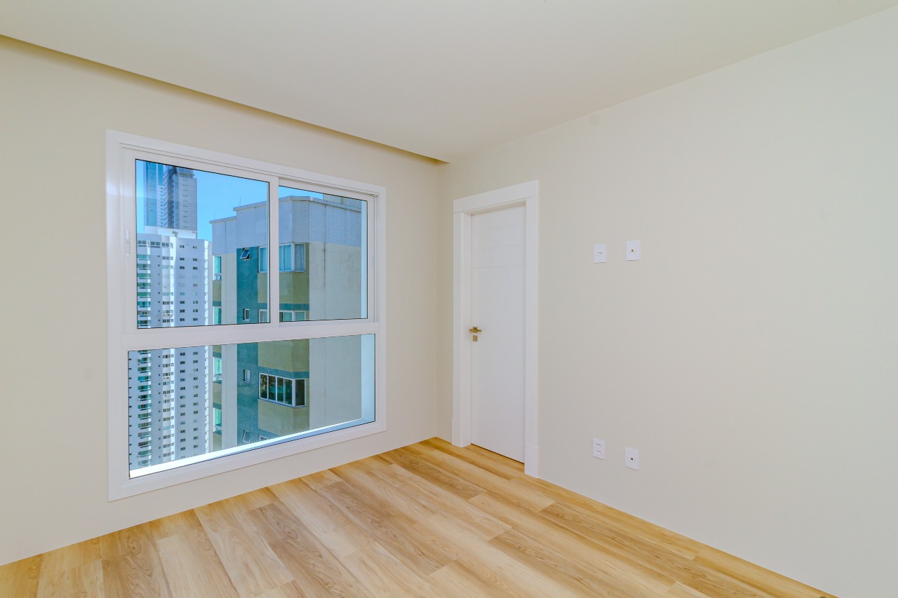 Apartamento à venda no Pioneiros: 