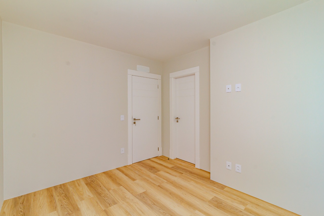 Apartamento à venda no Pioneiros: 