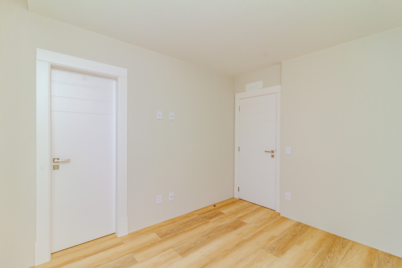 Apartamento à venda no Pioneiros: 