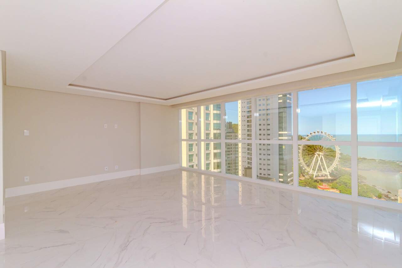 Apartamento à venda no Pioneiros: 