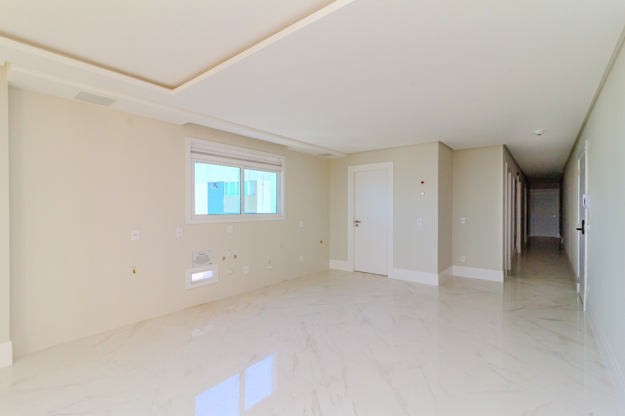 Apartamento à venda no Pioneiros: 