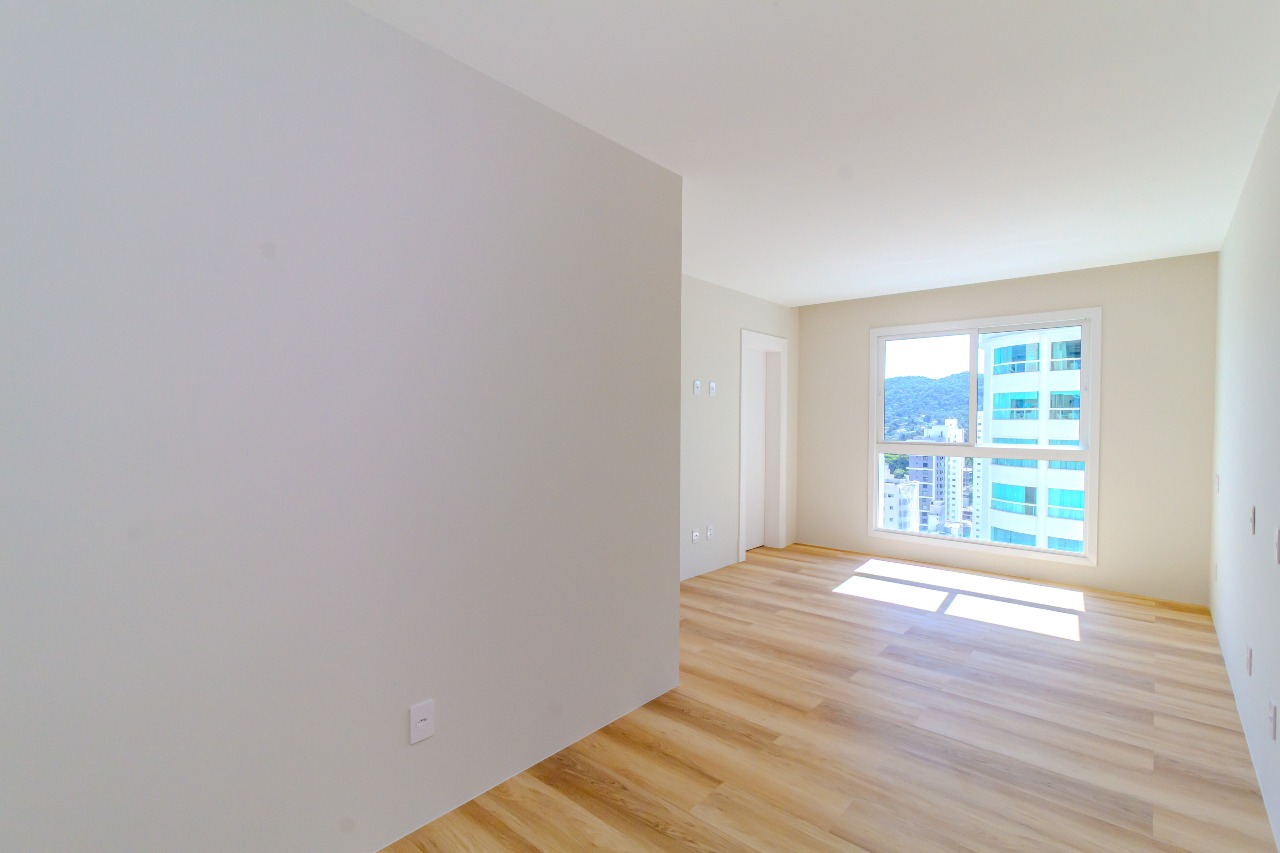 Apartamento à venda no Pioneiros: 