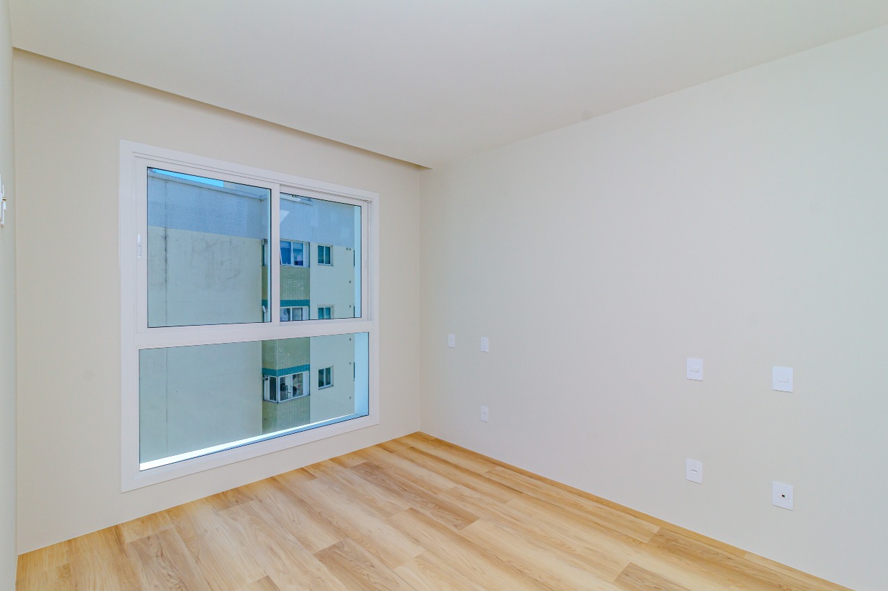 Apartamento à venda no Pioneiros: 