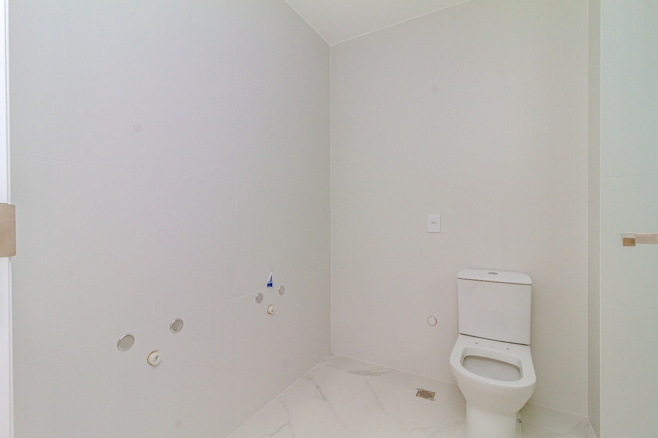 Apartamento à venda no Pioneiros: 