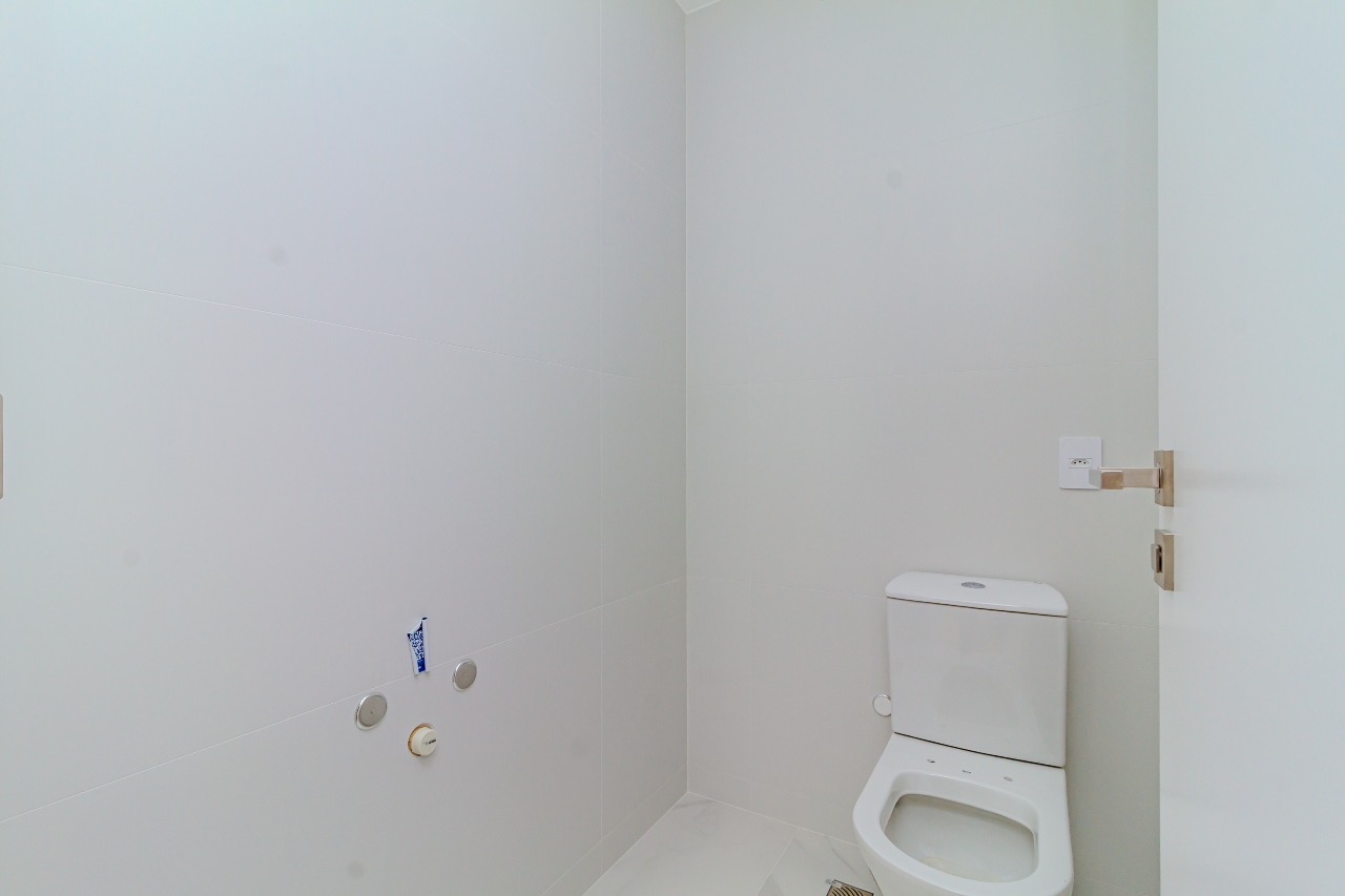 Apartamento à venda no Pioneiros: 