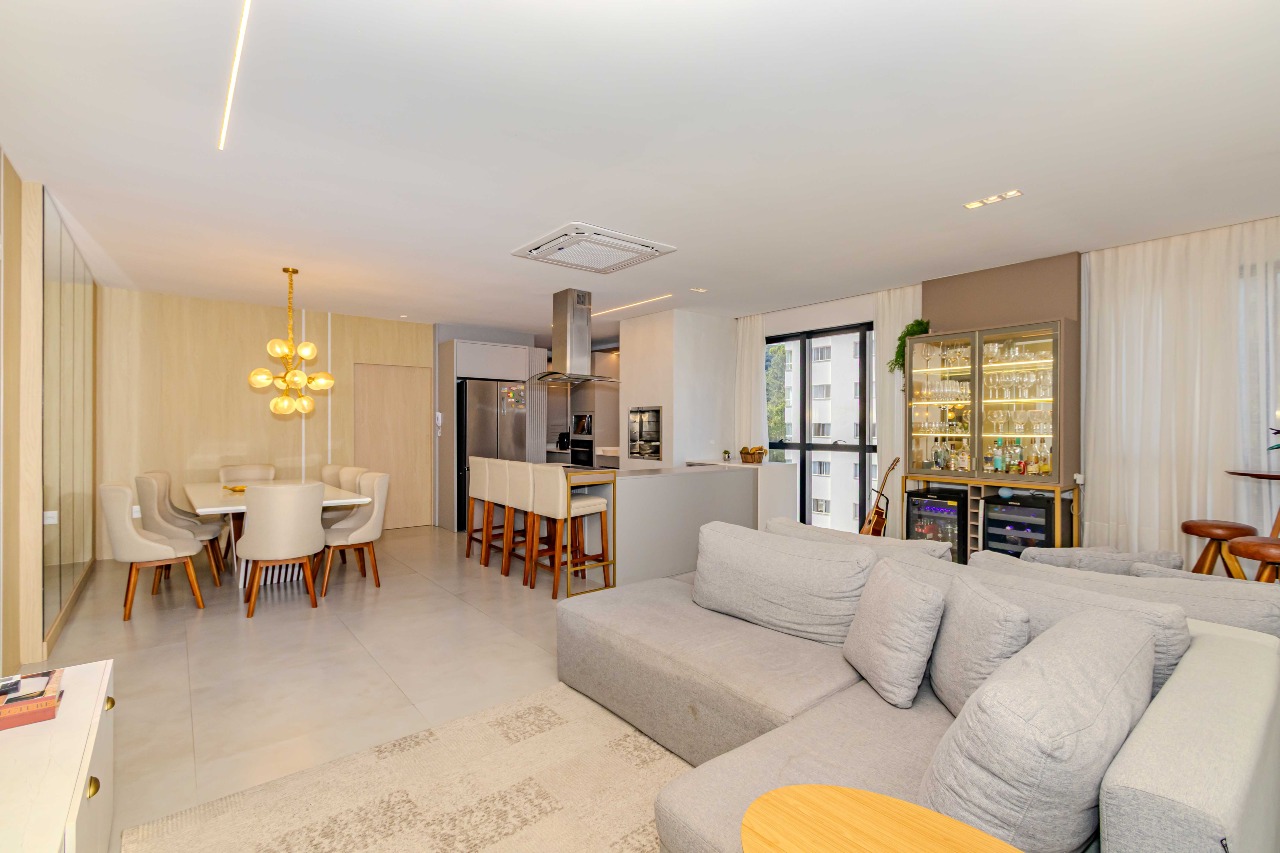 Apartamento à venda no Pioneiros: 