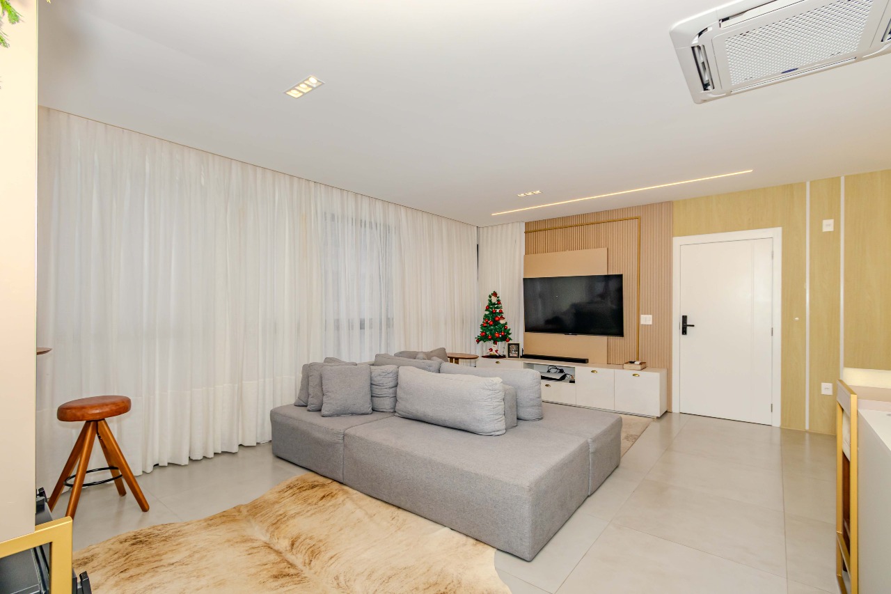 Apartamento à venda no Pioneiros: 