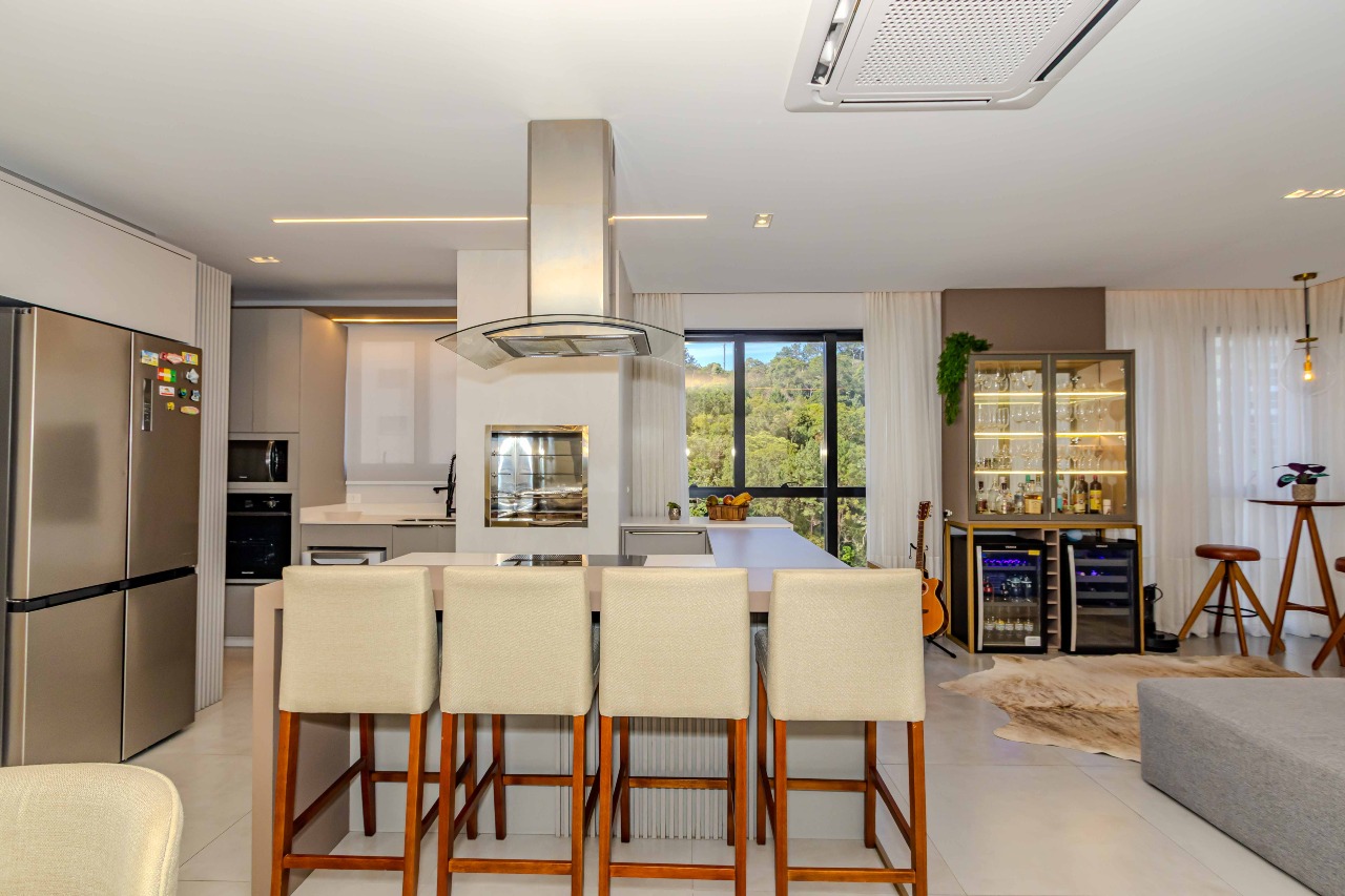 Apartamento à venda no Pioneiros: 